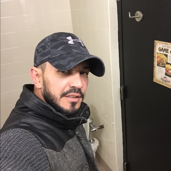 Meet your Posher, Kini - Picture 1 of 1